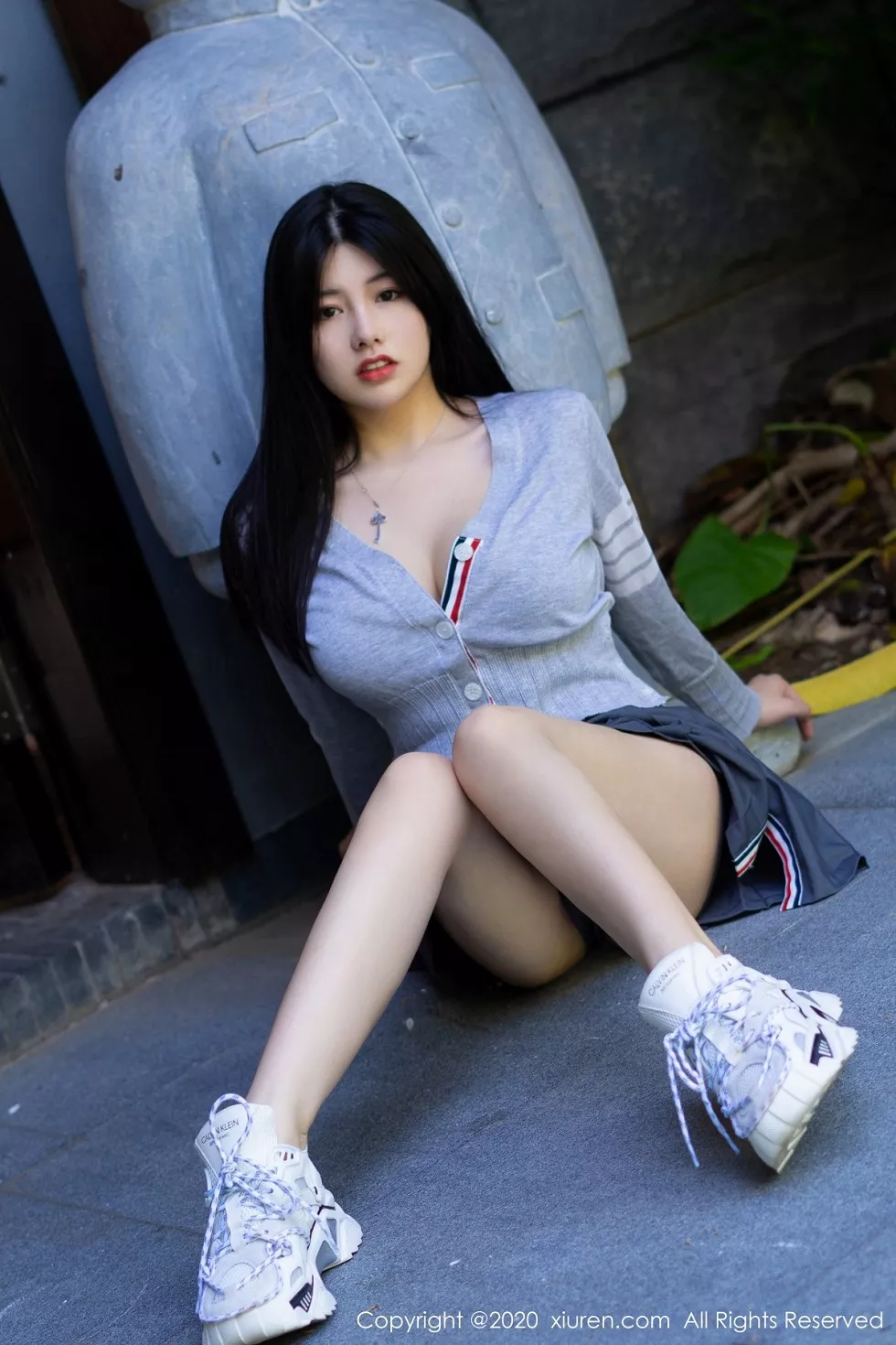 Xgyw.Org_XiuRen第2508期_女神娜露Selena三亚旅拍私房性感黑色内衣配红色内裤完美诱惑写真50P