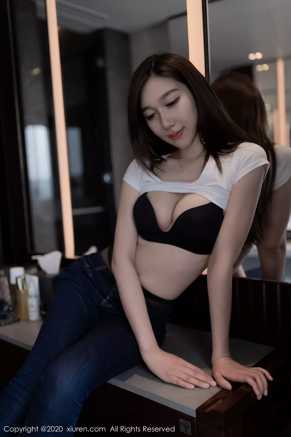 Xgyw.Org_XiuRen第2406期_嫩模Victoria志玲私房脱牛仔裤露黑丝裤袜性感黑色内衣诱惑写真60P
