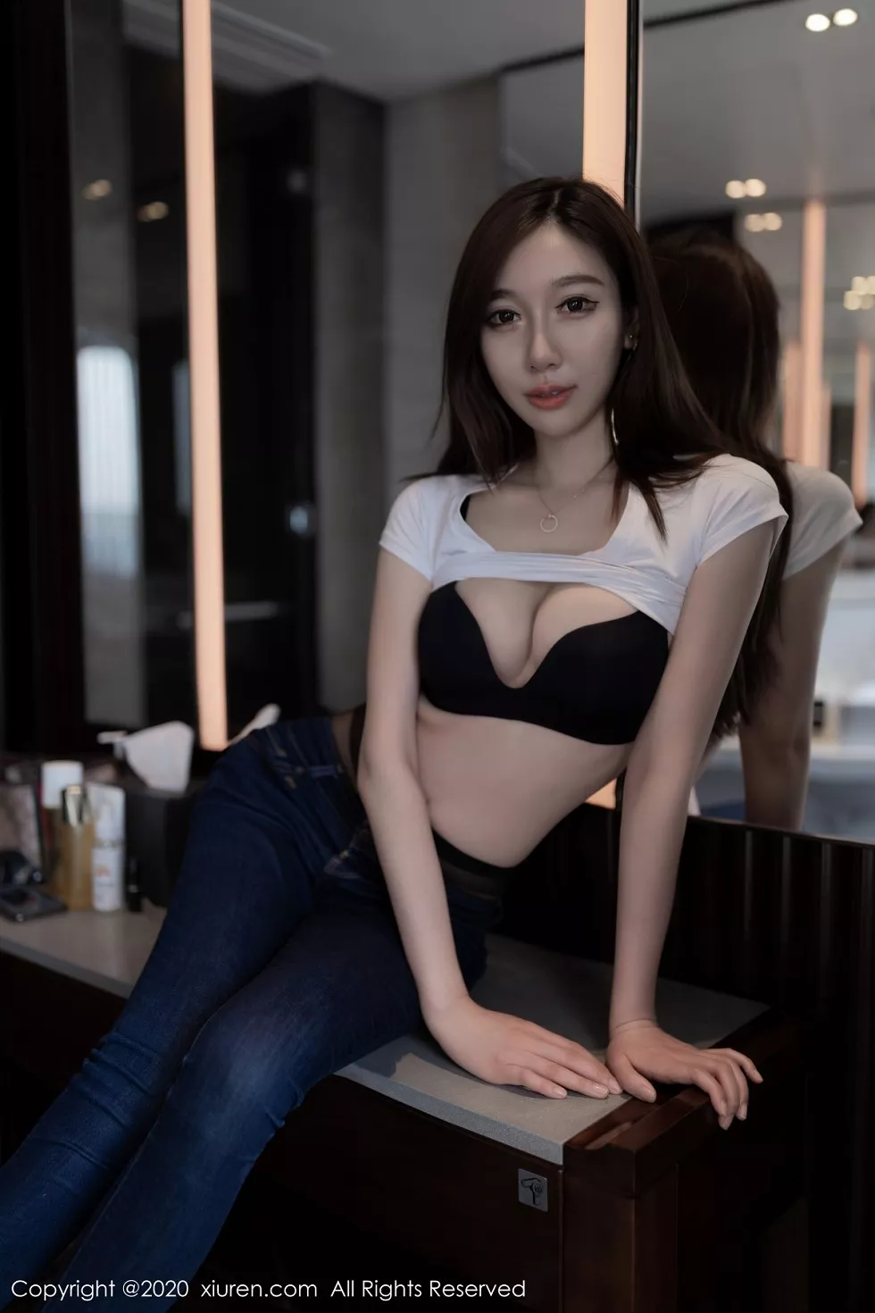 Xgyw.Org_XiuRen第2406期_嫩模Victoria志玲私房脱牛仔裤露黑丝裤袜性感黑色内衣诱惑写真60P