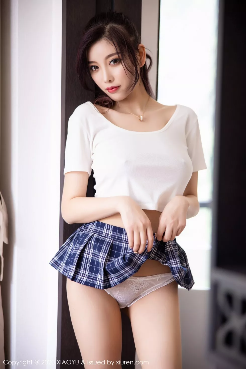 Xgyw.Org_[XiaoYu画语界]Vol.343_女神杨晨晨sugar阳朔旅拍格子JK短裙秀完美身材诱惑写真64P