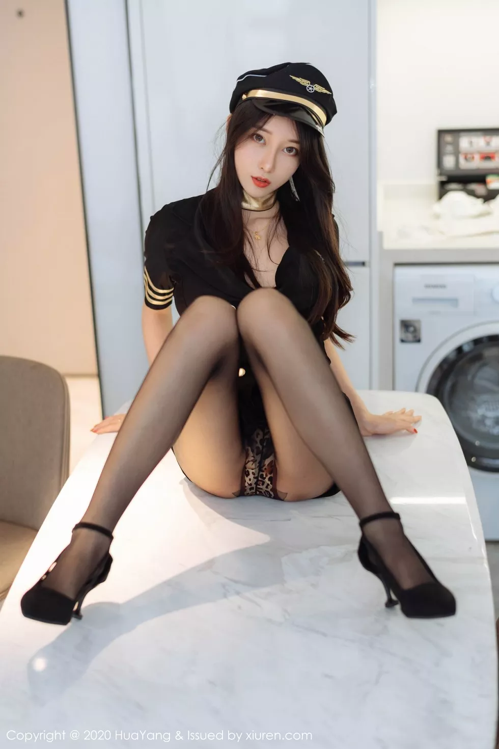 Xgyw.Org_[HuaYang花漾]Vol.269_嫩模玥儿玥er机长制服主题黑丝裤袜秀豹纹内裤极致诱惑写真73P