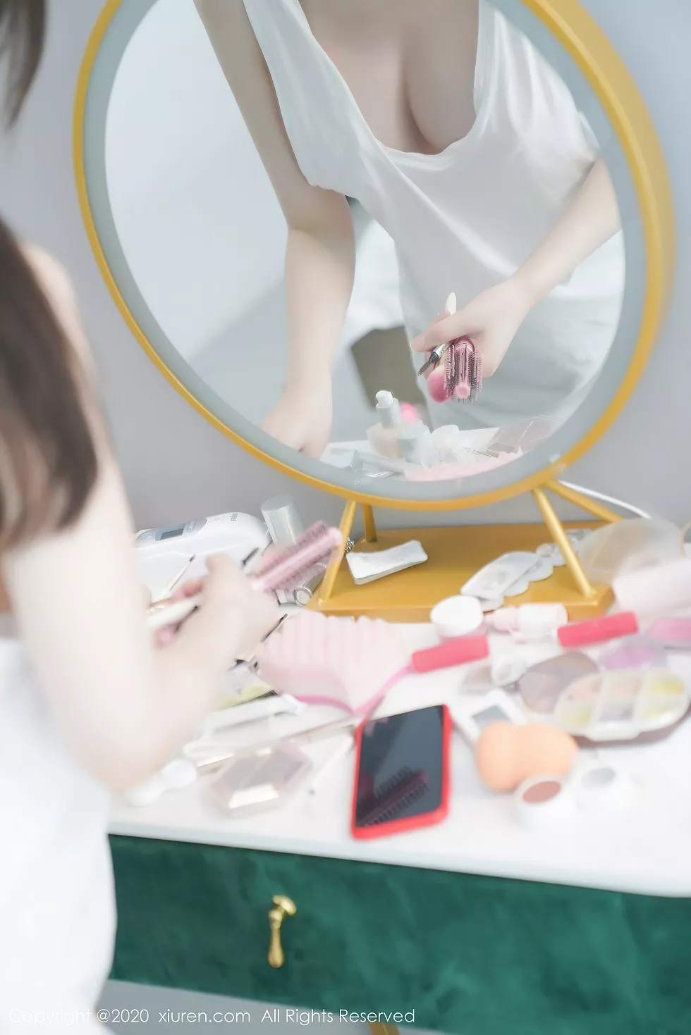 Xgyw.Org_XiuRen第2557期_女神糯美子Mini性感家政女仆主题超薄无内白丝裤袜极致诱惑写真106P