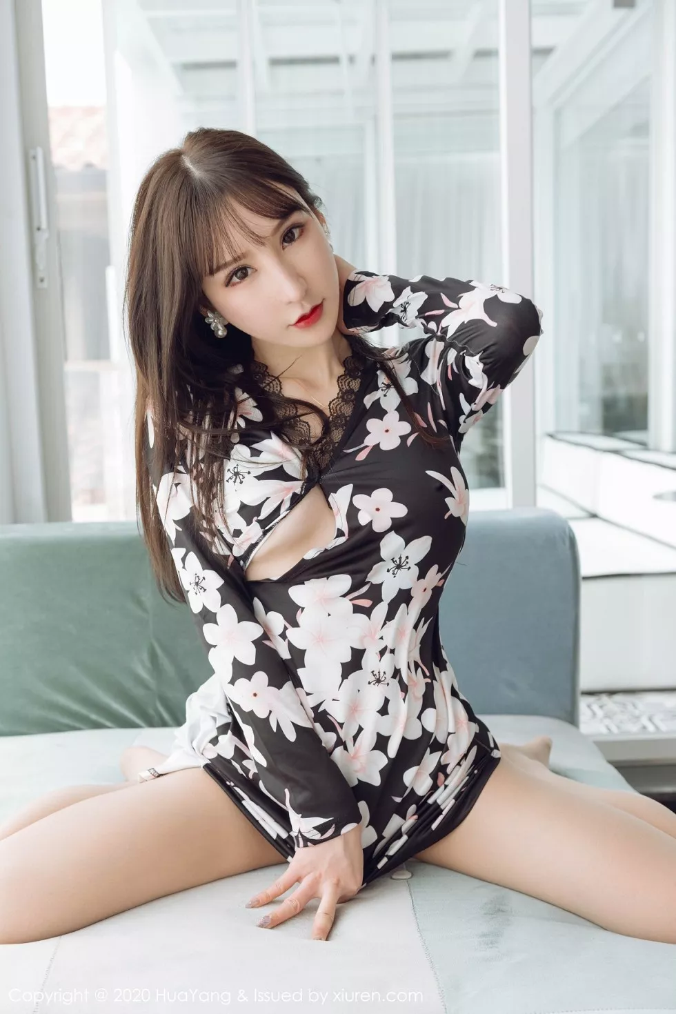 Xgyw.Org_[HuaYang花漾]Vol.296_女神周于希Sandy大理旅拍脱团花和服露无内肉丝裤袜诱惑写真60P