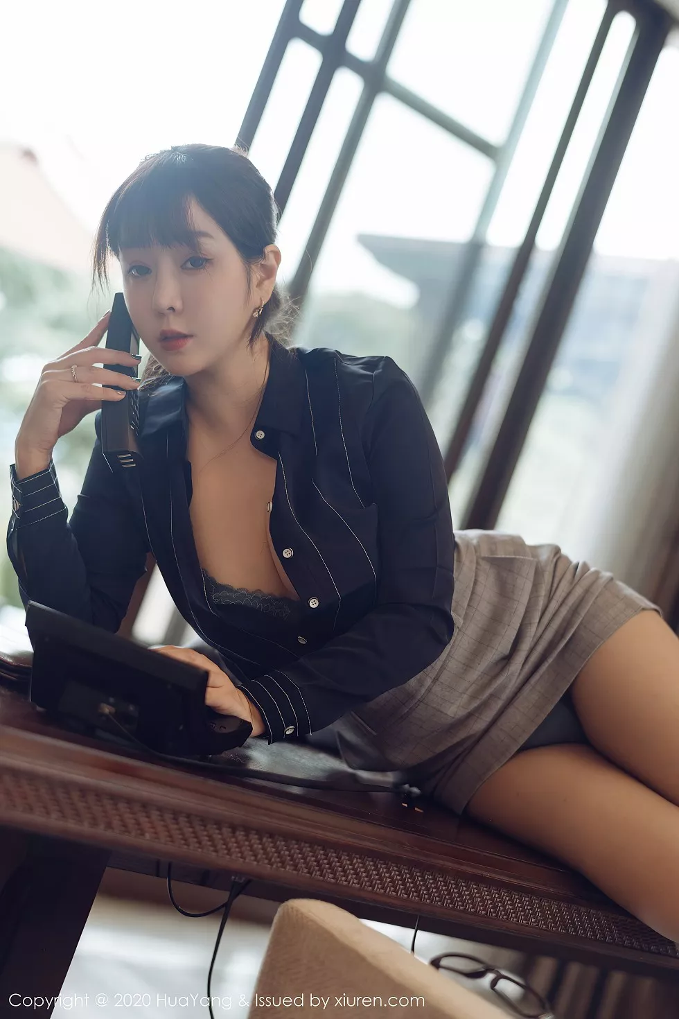 Xgyw.Org_[HuaYang花漾]Vol.298_女神王雨纯西双版纳旅拍性感职场制服系列完美诱惑写真80P
