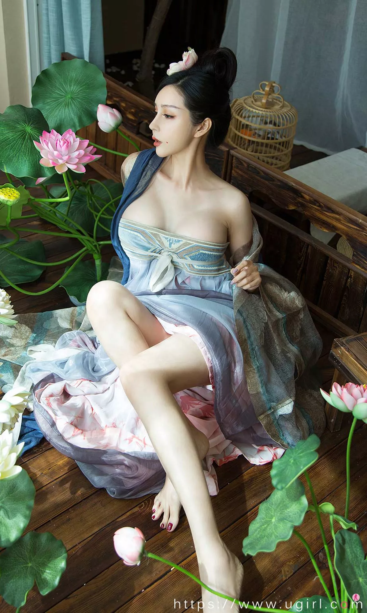 Xgyw.Org_[Ugirls爱尤物]No.1924_嫩模田冰冰满月情人主题私房古韵连身裙秀完美身材诱惑写真35P