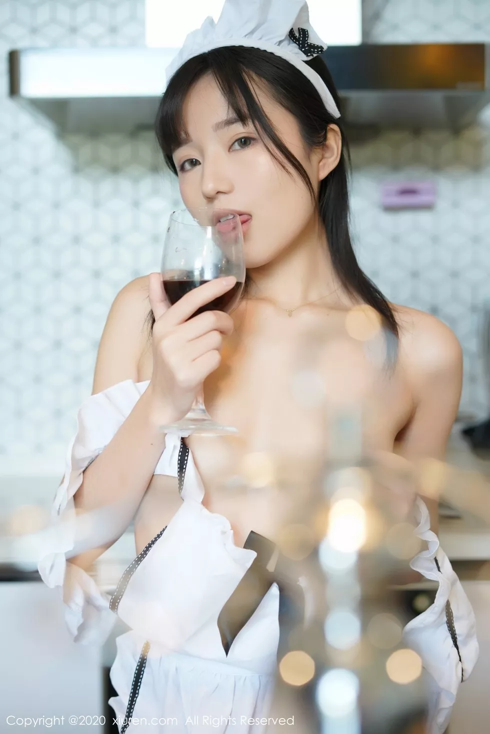 Xgyw.Org_XiuRen第2676期_嫩模仓井优香居家厨娘主题私房白色女仆装配丁字裤惹火诱惑写真37P