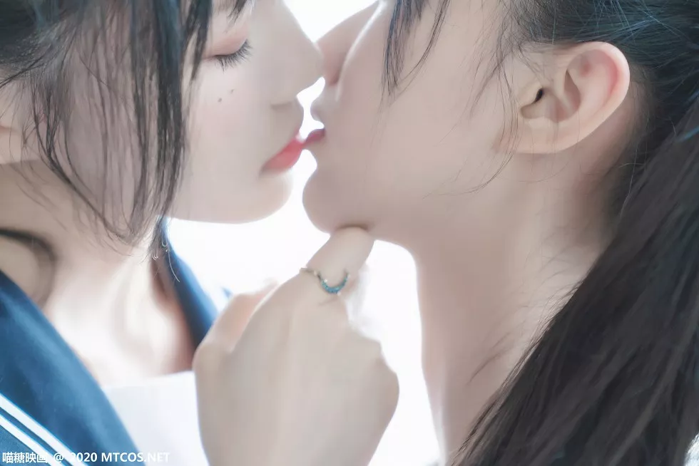 Xgyw.Org_[喵糖映画]JKL.014_JK制服姐妹花私房性感短裙露翘臀美腿撩人姿势极致诱惑写真33P
