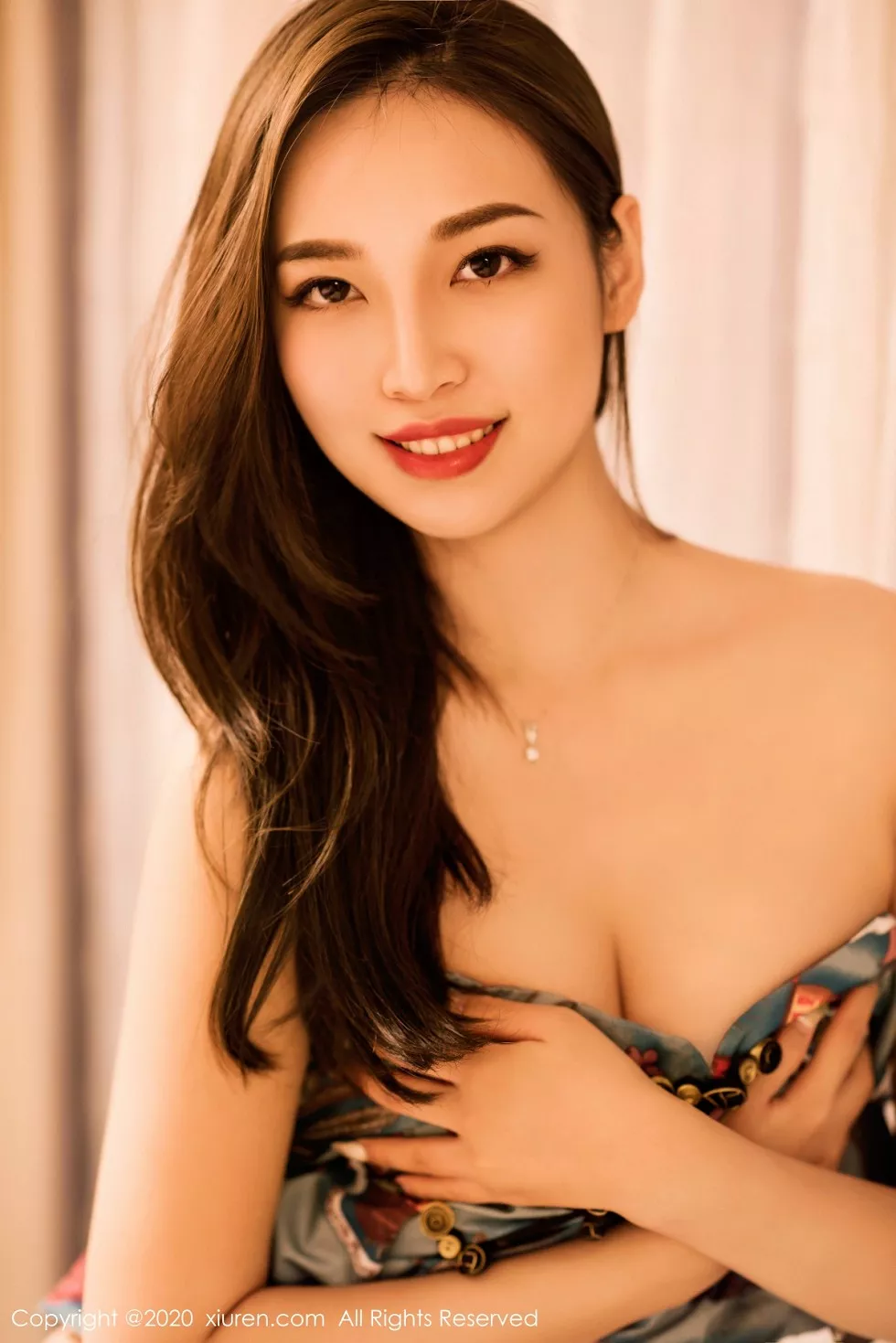 Xgyw.Org_XiuRen第2712期_嫩模郑颖姗酒店脱韵味旗袍露红色内衣黑丝网袜秀美腿诱惑写真50P