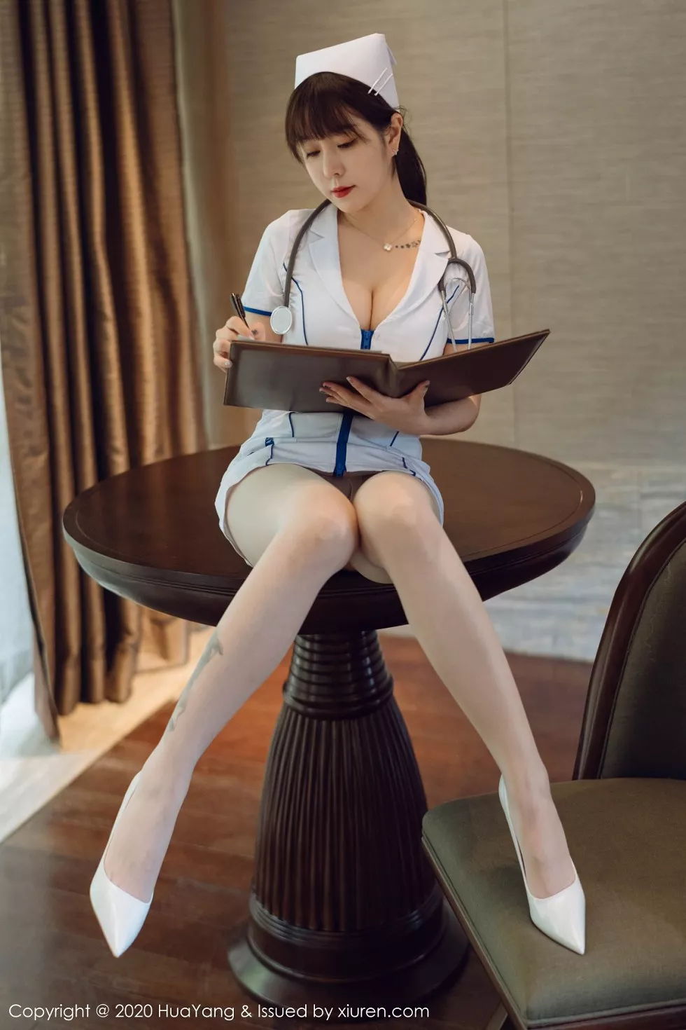 Xgyw.Org_[HuaYang花漾]Vol.330_女神王雨纯西双版纳旅拍性感护士装配开档肉丝裤袜撩人诱惑写真102P