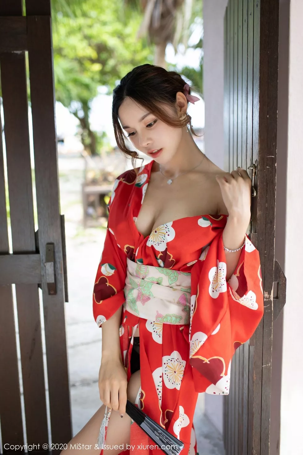 Xgyw.Org_[MiStar魅妍社]Vol.326_嫩模沈佳熹私房鲜艳红色和服半露酥胸白嫩美腿诱惑写真45P