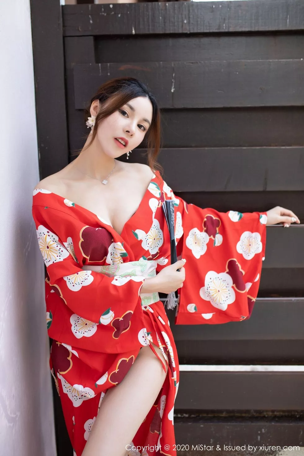 Xgyw.Org_[MiStar魅妍社]Vol.326_嫩模沈佳熹私房鲜艳红色和服半露酥胸白嫩美腿诱惑写真45P