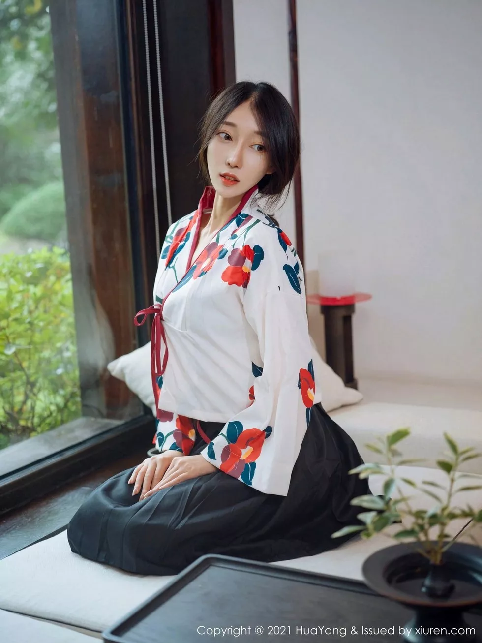 Xgyw.Org_[HuaYang花漾]Vol.347_模特玥儿玥er杭州旅拍古典和服下超薄肉丝裤袜秀翘臀诱惑写真43P