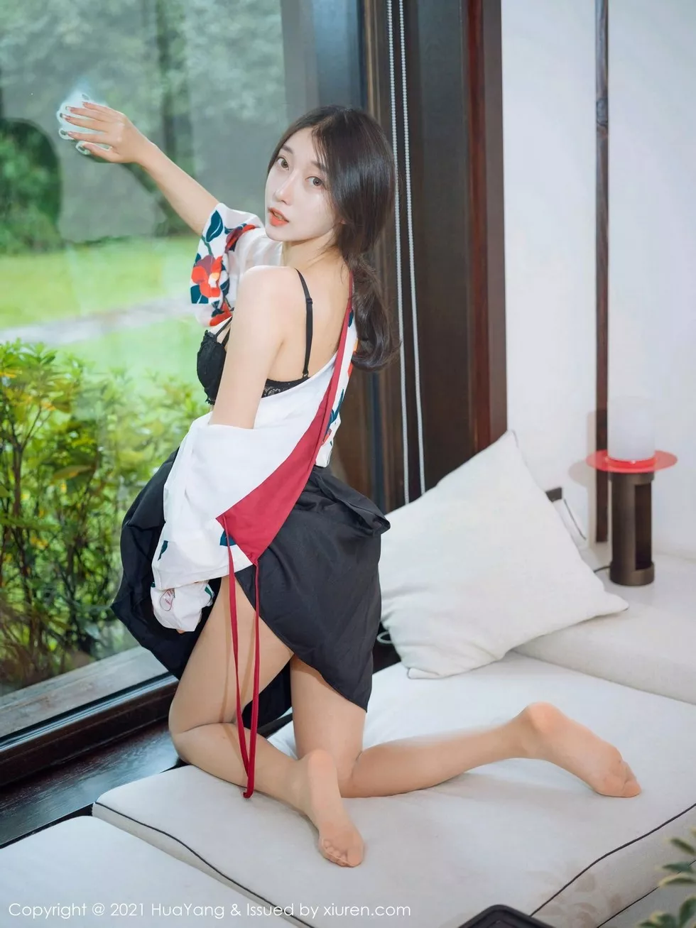 Xgyw.Org_[HuaYang花漾]Vol.347_模特玥儿玥er杭州旅拍古典和服下超薄肉丝裤袜秀翘臀诱惑写真43P