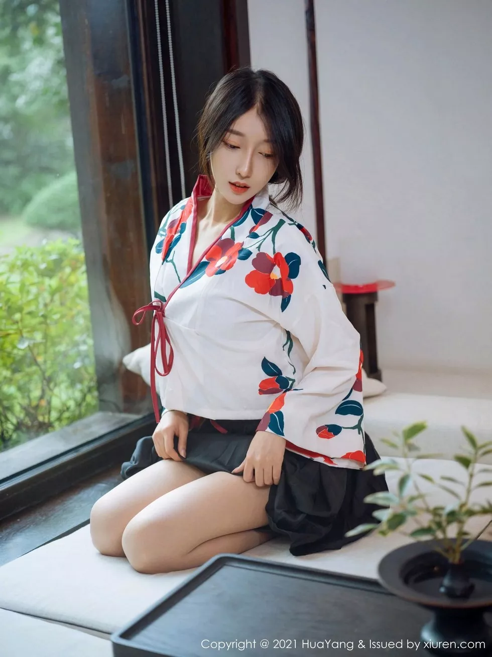 Xgyw.Org_[HuaYang花漾]Vol.347_模特玥儿玥er杭州旅拍古典和服下超薄肉丝裤袜秀翘臀诱惑写真43P