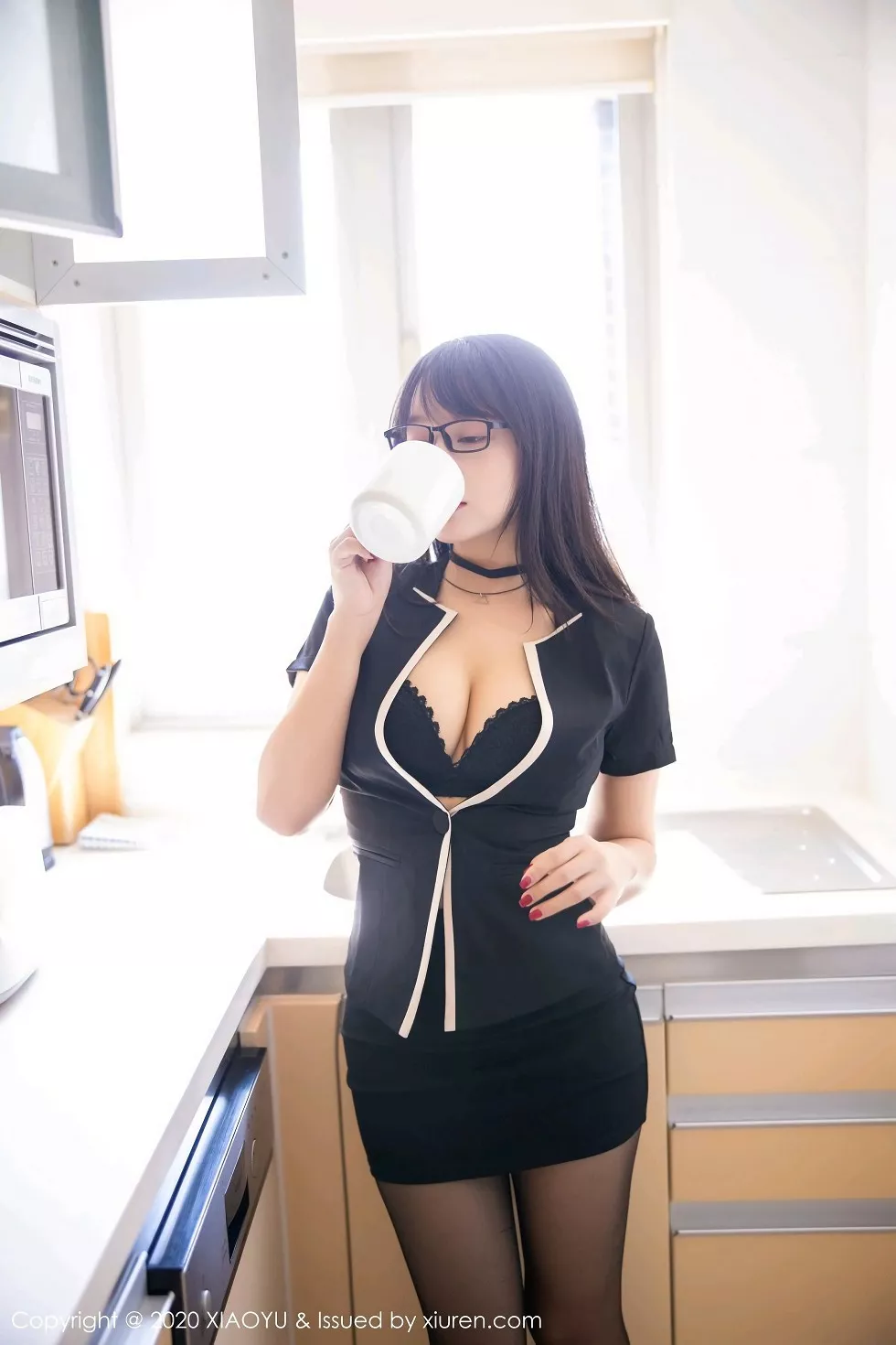 Xgyw.Org_[XiaoYu画语界]Vol.436_嫩模何嘉颖经典职场制服半脱露豪乳开档黑丝裤袜诱惑写真100P