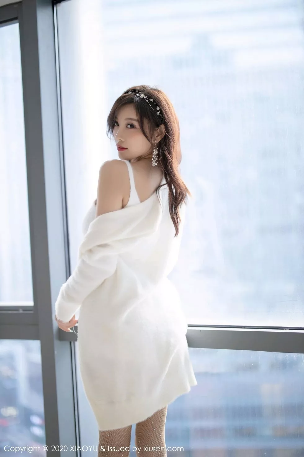 Xgyw.Org_[XiaoYu画语界]Vol.437_女神杨晨晨sugar圣诞主题白色绒毛内衣配白丝网袜诱惑写真74P