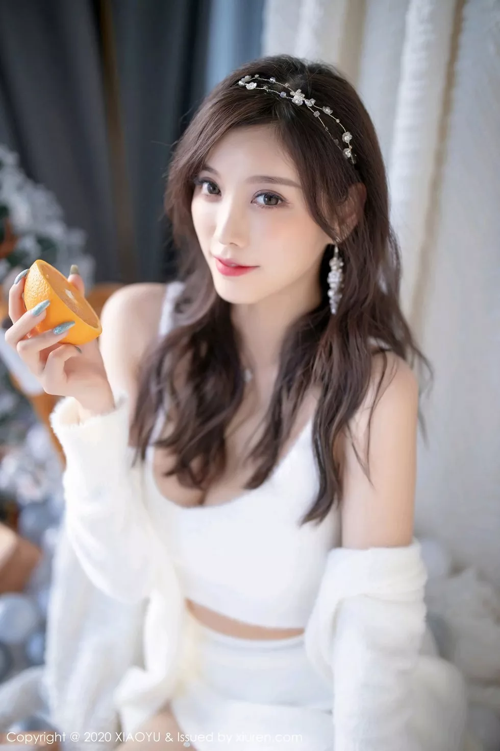 Xgyw.Org_[XiaoYu画语界]Vol.437_女神杨晨晨sugar圣诞主题白色绒毛内衣配白丝网袜诱惑写真74P