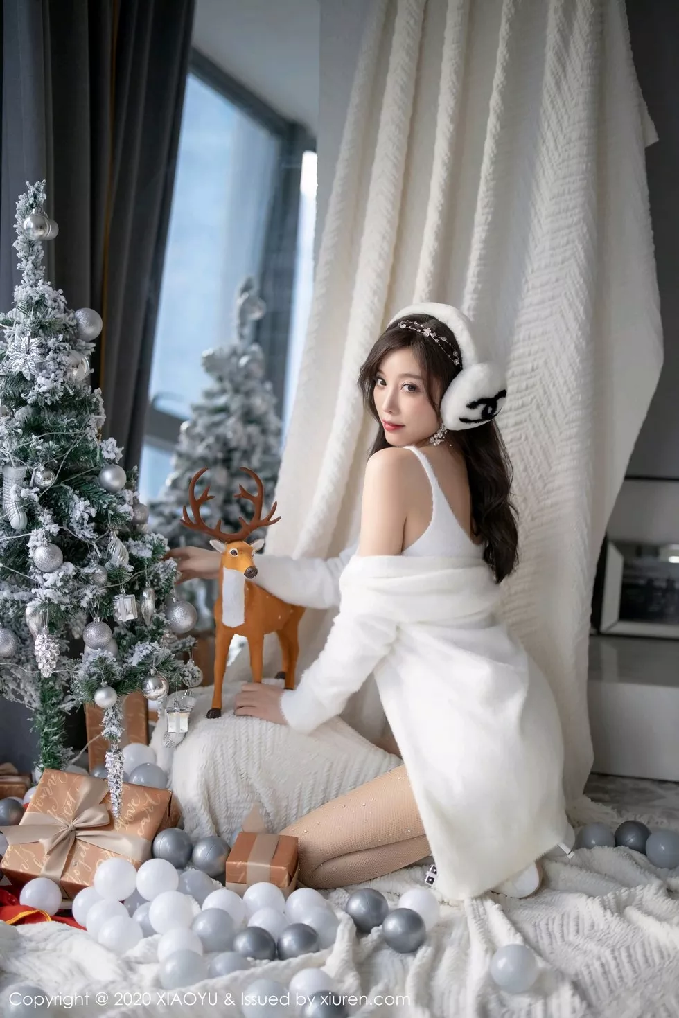 Xgyw.Org_[XiaoYu画语界]Vol.437_女神杨晨晨sugar圣诞主题白色绒毛内衣配白丝网袜诱惑写真74P