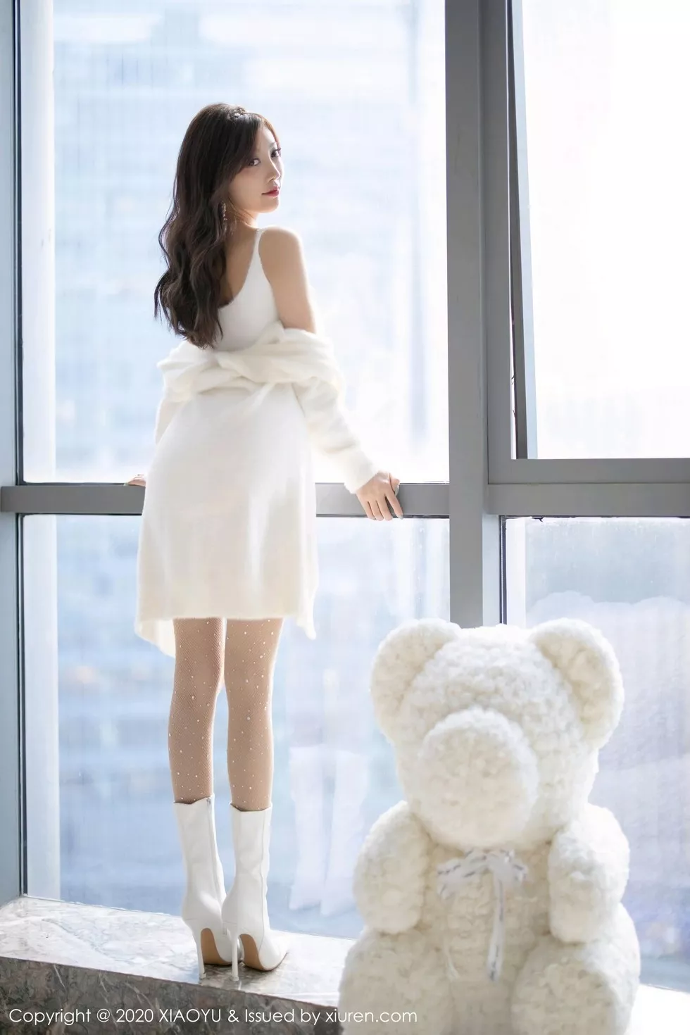 Xgyw.Org_[XiaoYu画语界]Vol.437_女神杨晨晨sugar圣诞主题白色绒毛内衣配白丝网袜诱惑写真74P