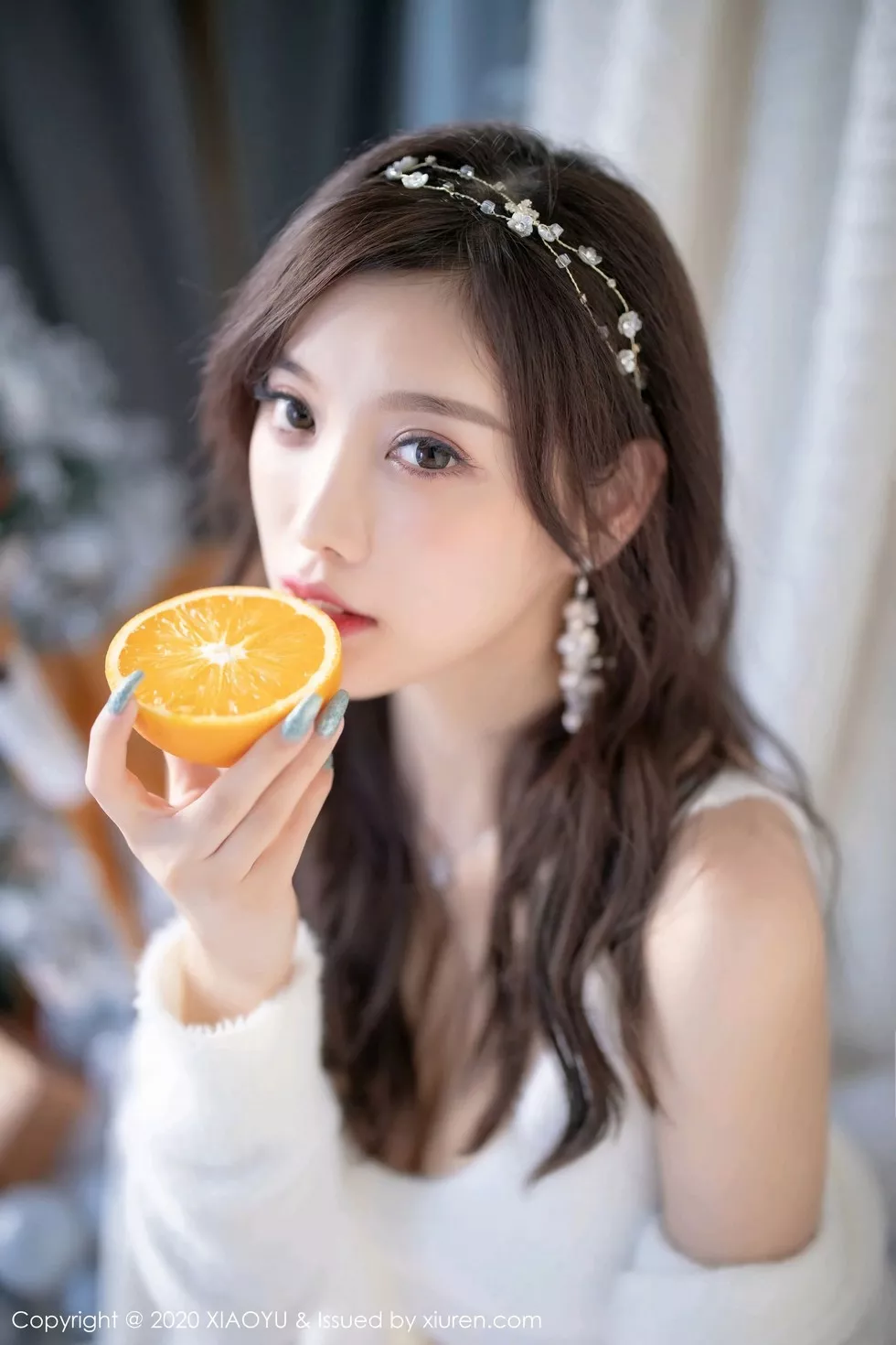 Xgyw.Org_[XiaoYu画语界]Vol.437_女神杨晨晨sugar圣诞主题白色绒毛内衣配白丝网袜诱惑写真74P