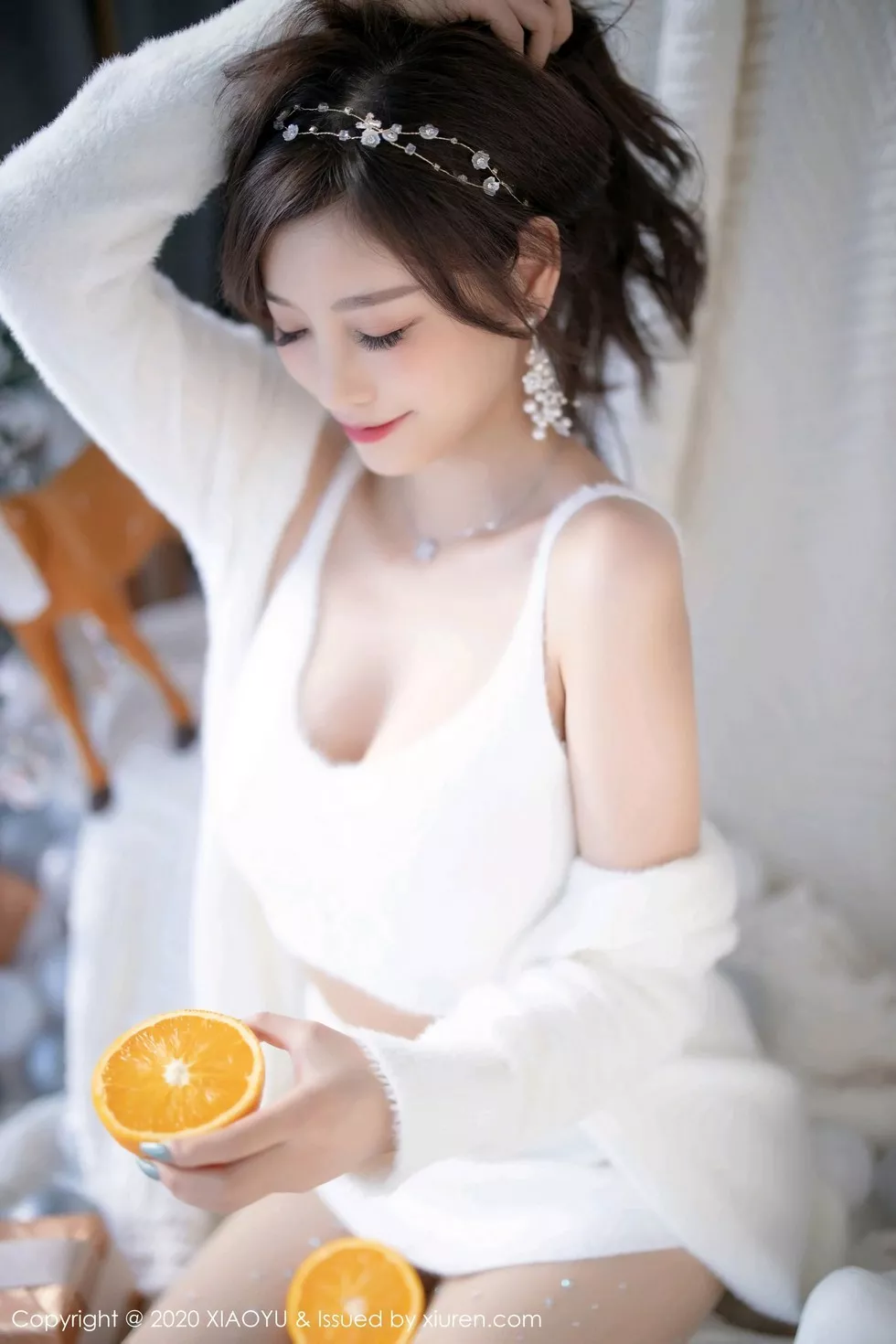 Xgyw.Org_[XiaoYu画语界]Vol.437_女神杨晨晨sugar圣诞主题白色绒毛内衣配白丝网袜诱惑写真74P