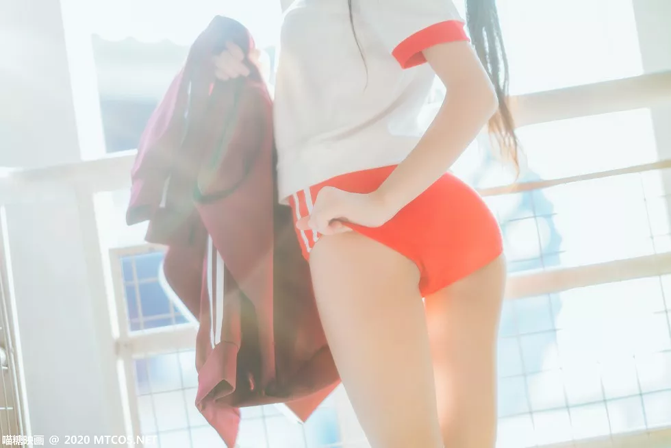 Xgyw.Org_[喵糖映画]Vol.308_红色体操服妹子健身房性感短裤配白丝袜秀美腿迷人写真44P