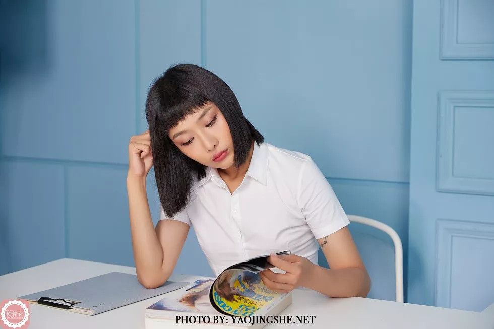 Xgyw.Org_[妖精社]T2037_嫩模可可办公室女主管主题性感白衬衫配无内黑丝裤袜诱惑写真40P