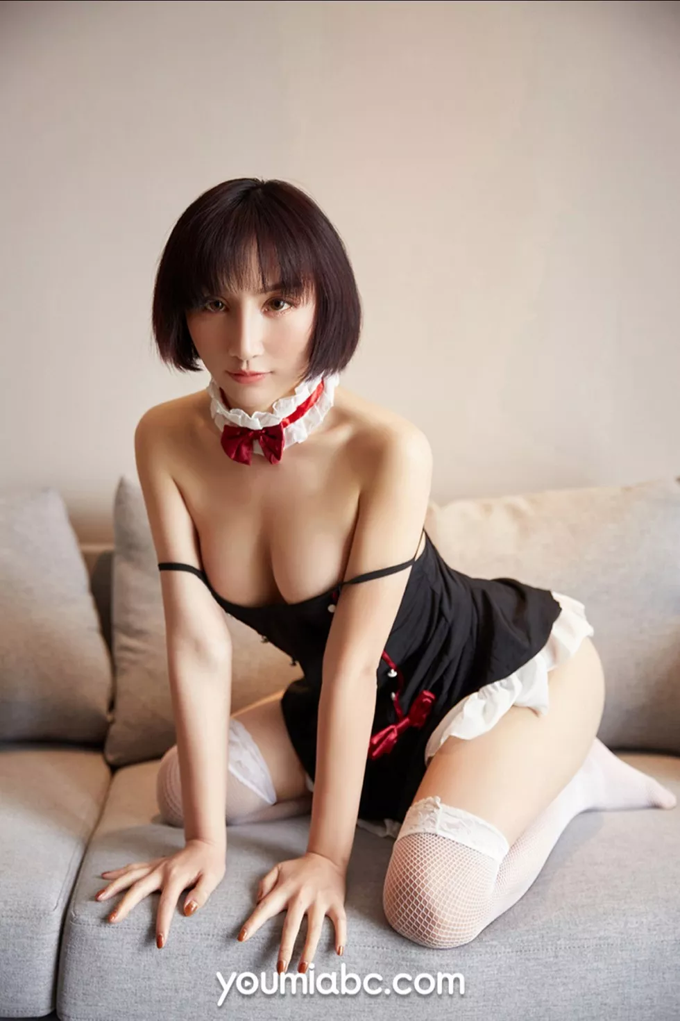 Xgyw.Org_[YouMi尤蜜]Vol.610_嫩模林茵茵沙发上性感吊裙配白丝腿袜撩人姿势秀翘臀诱惑写真39P