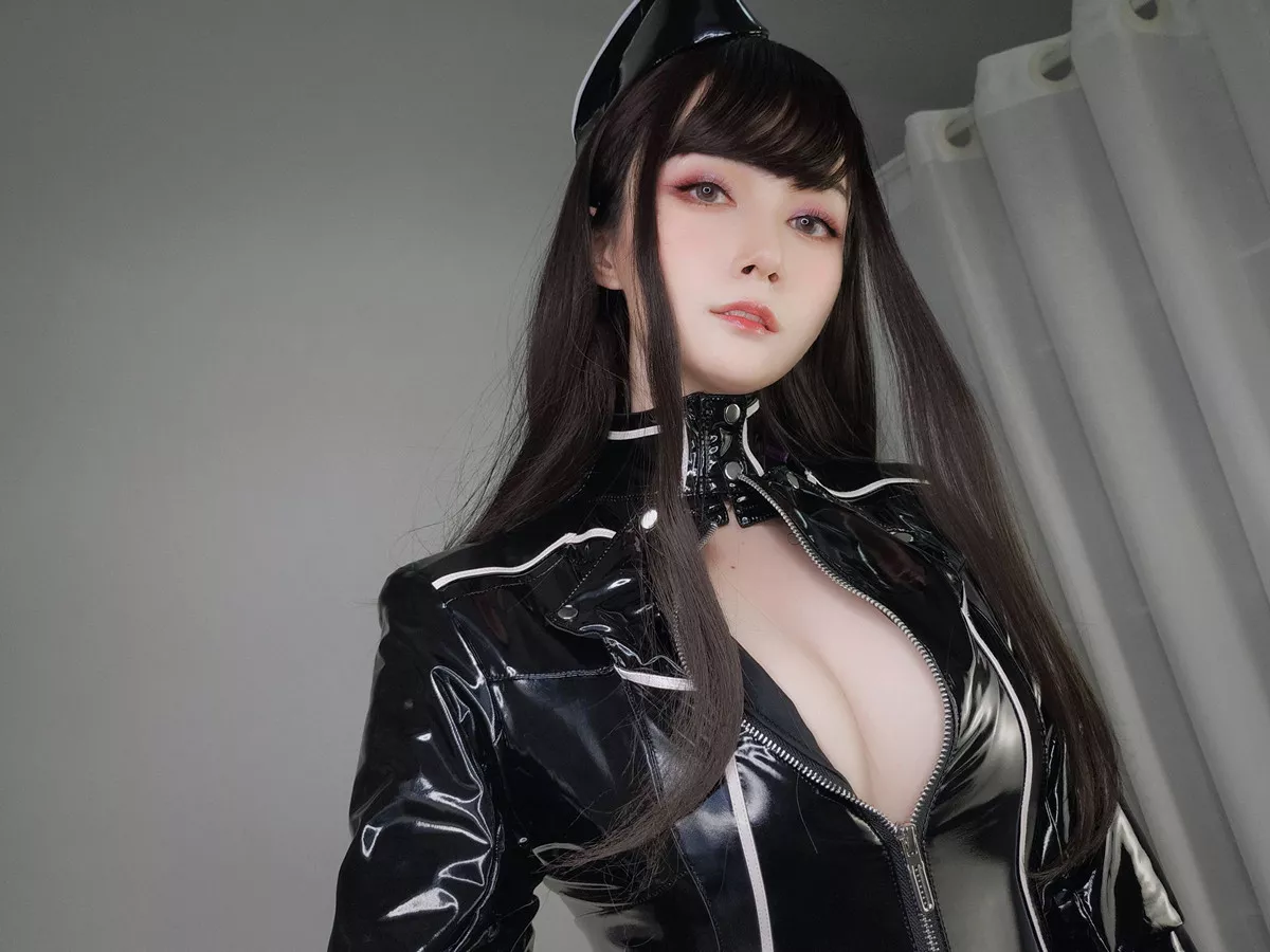 Xgyw.Org_Coser小姐姐白银81通讯官主题私房黑色连体皮衣秀完美身材豪乳翘臀诱惑写真74P