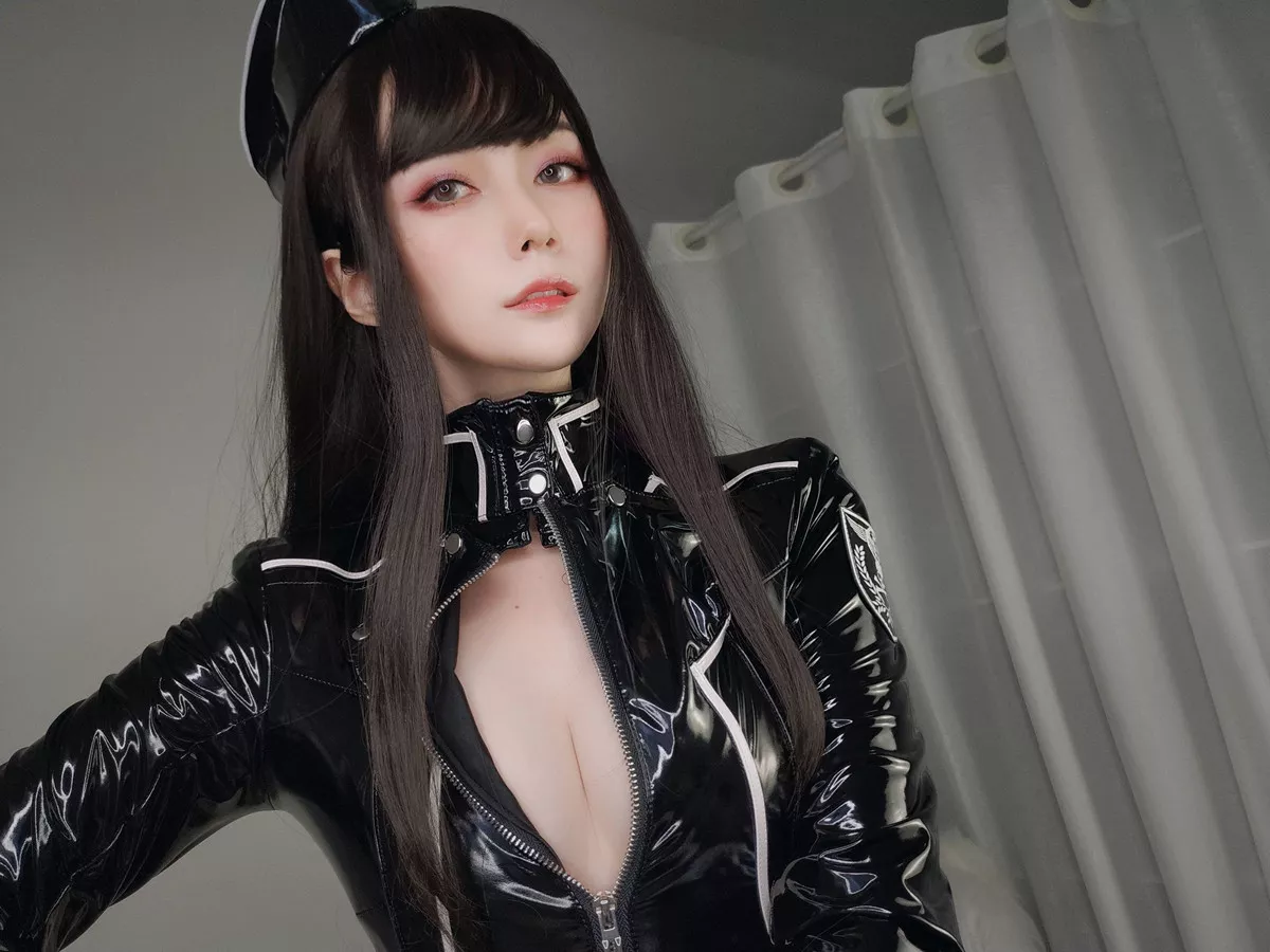 Xgyw.Org_Coser小姐姐白银81通讯官主题私房黑色连体皮衣秀完美身材豪乳翘臀诱惑写真74P
