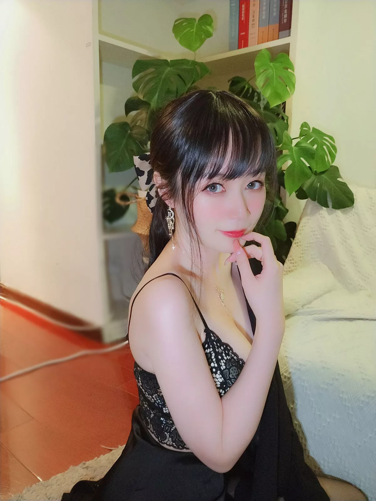 Xgyw.Org_Coser小姐姐白银81性感黑色西服配短裙半撩露黑丝裤袜秀翘臀诱惑写真70P