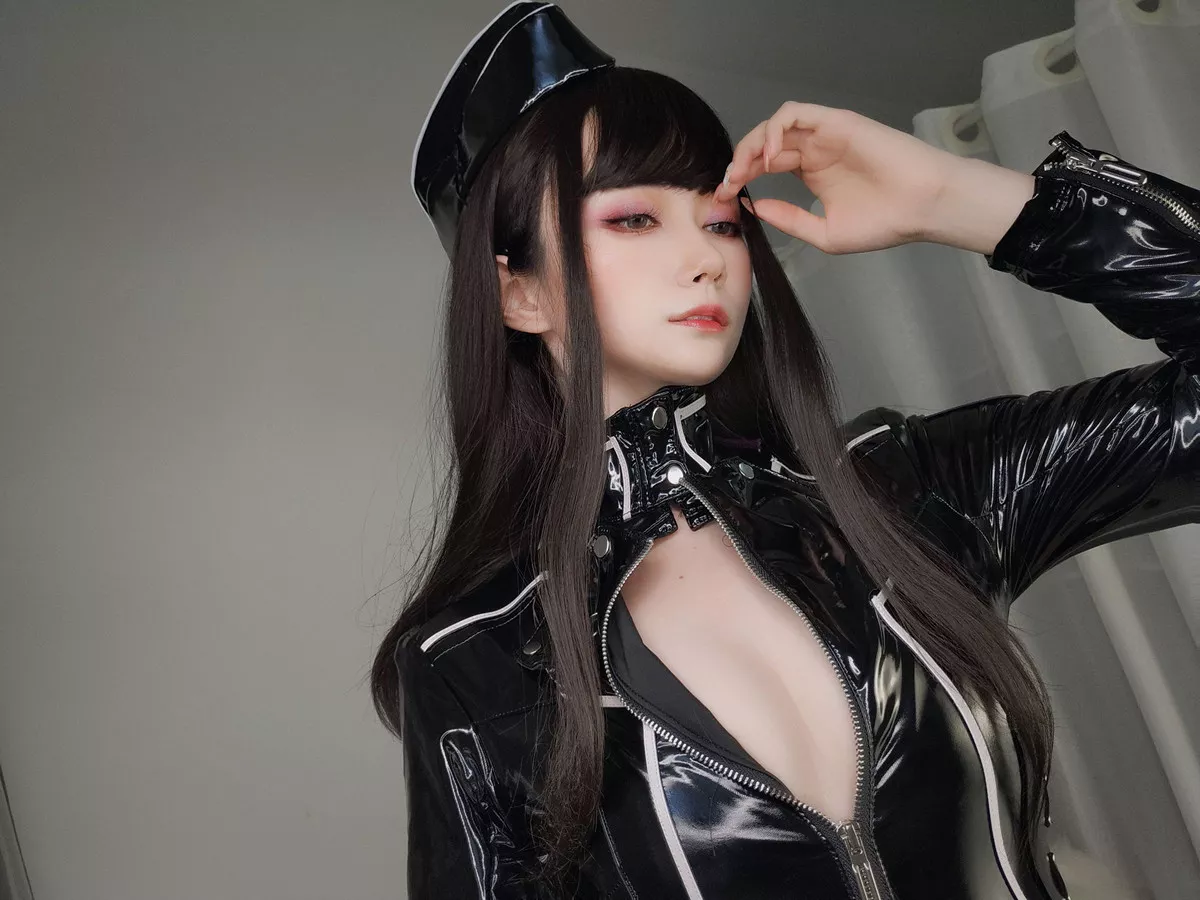 Xgyw.Org_Coser小姐姐白银81通讯官主题私房黑色连体皮衣秀完美身材豪乳翘臀诱惑写真74P