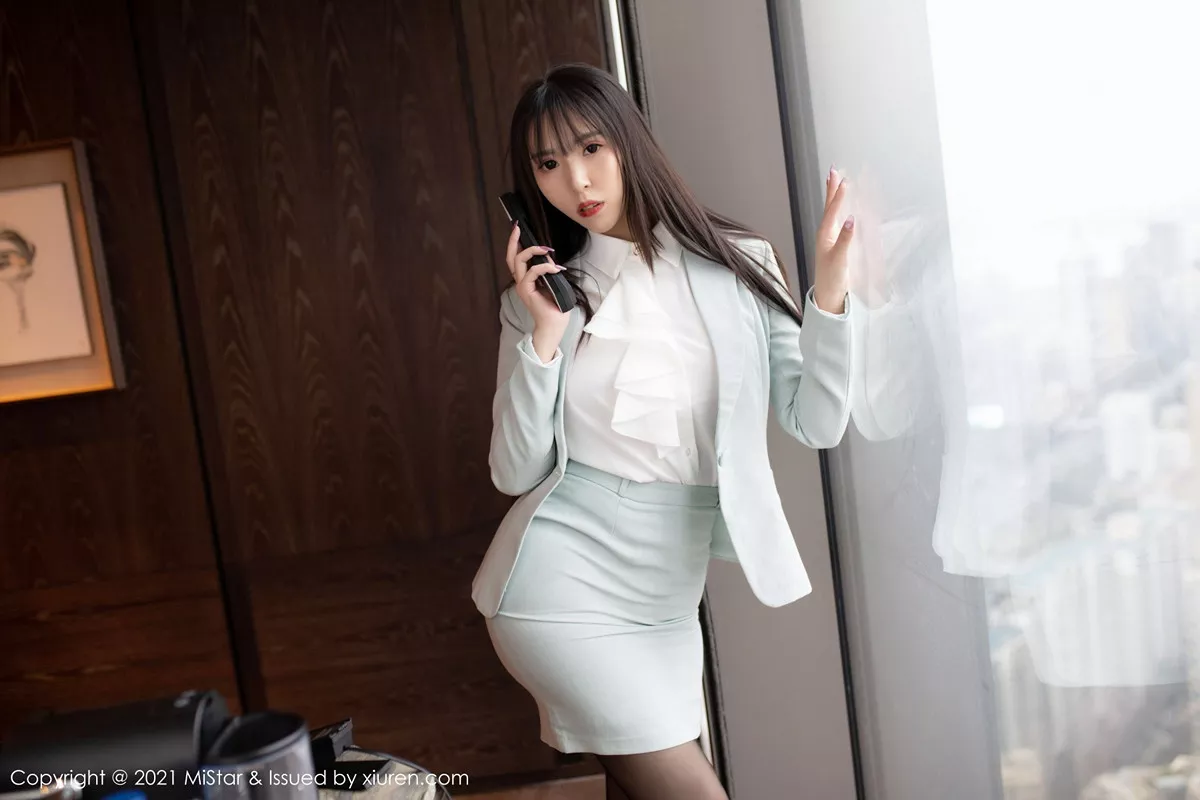 Xgyw.Org_[MiStar魅妍社]Vol.328_嫩模小波多职场制服黑丝OL主题半撩露无内黑丝裤袜诱惑写真46P