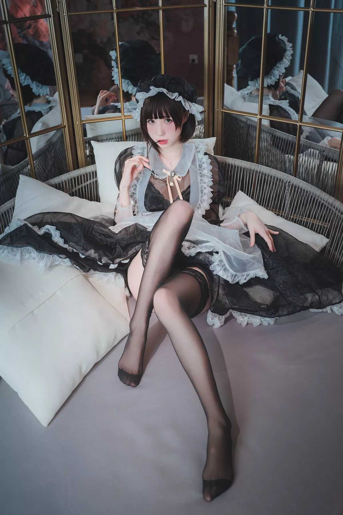 Xgyw.Org_网络美女西园寺南歌透明女仆主题配黑色蕾丝袜秀完美身材极致魅惑写真50P