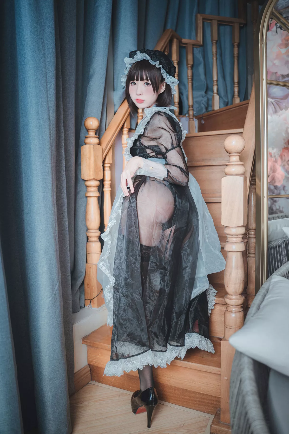 Xgyw.Org_网络美女西园寺南歌透明女仆主题配黑色蕾丝袜秀完美身材极致魅惑写真50P
