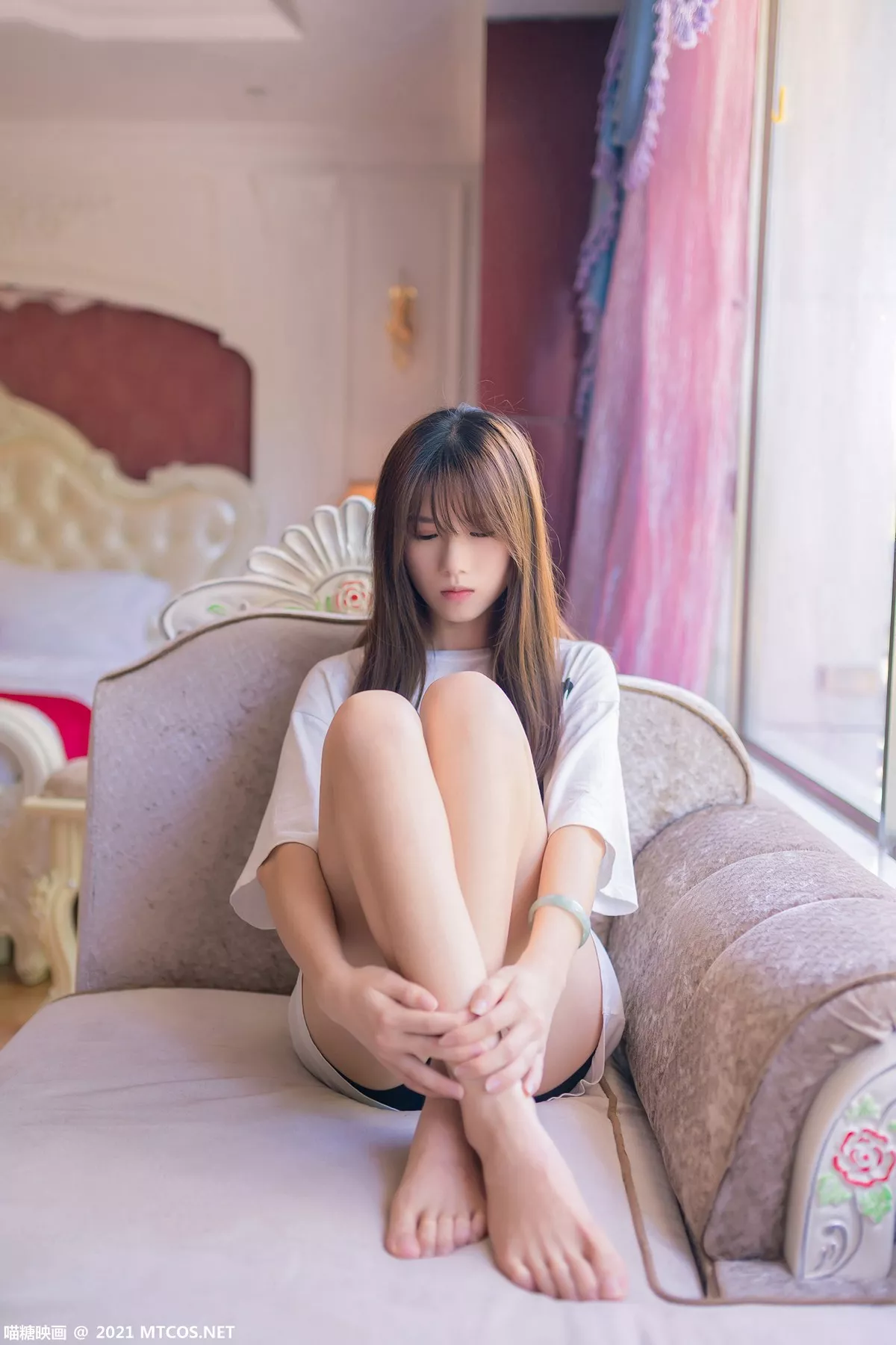 Xgyw.Org_[喵糖映画]Vol.405_靓丽美少女私房白色卡通短袖长T秀翘臀美腿迷人诱惑写真42P