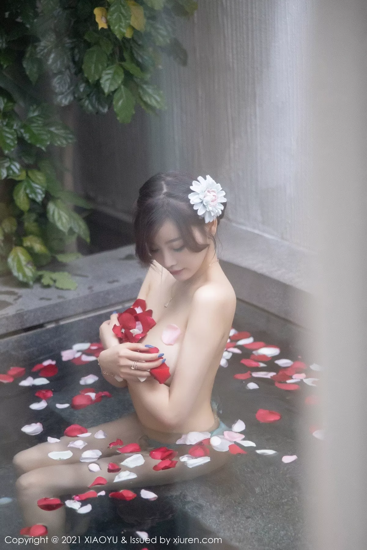 Xgyw.Org_[XiaoYu画语界]Vol.528_女神杨晨晨厦门西双版纳旅拍泳池半脱秀火辣身材诱惑写真53P