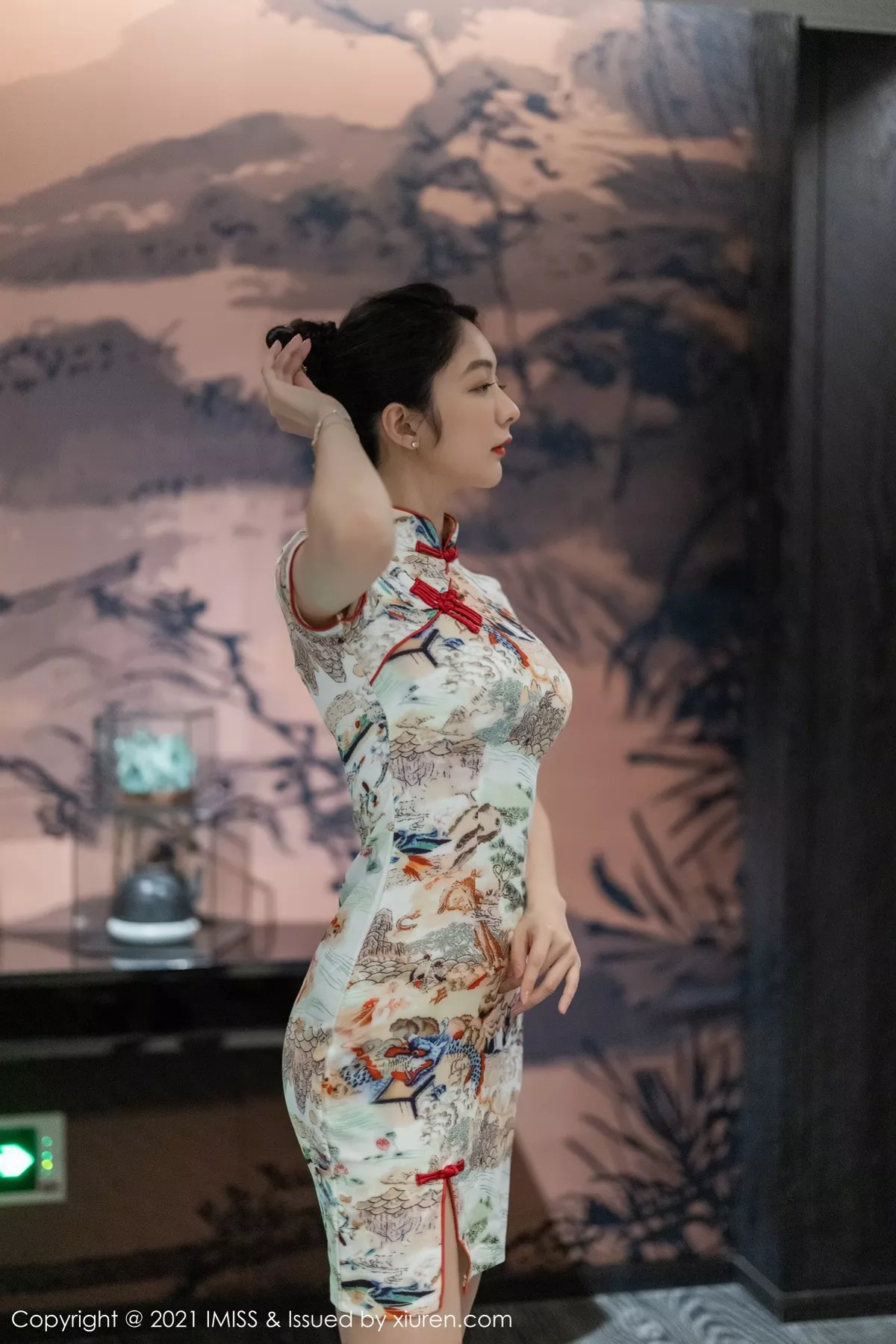 Xgyw.Org_[IMISS爱蜜社]Vol.593_女神Angela00私房脱古韵旗袍露性感内衣秀完美身材诱惑写真41P