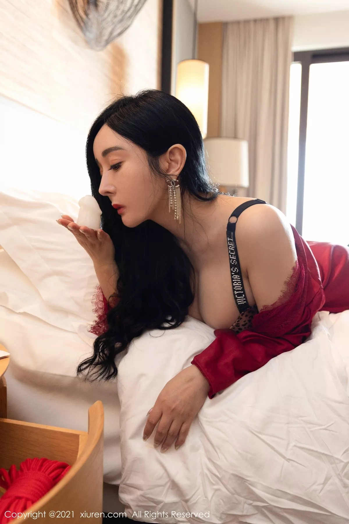 Xgyw.Org_XiuRen第3347期_女神允爾三亚旅拍私房剧情主题狂野虎纹内衣配黑丝极致魅惑写真57P
