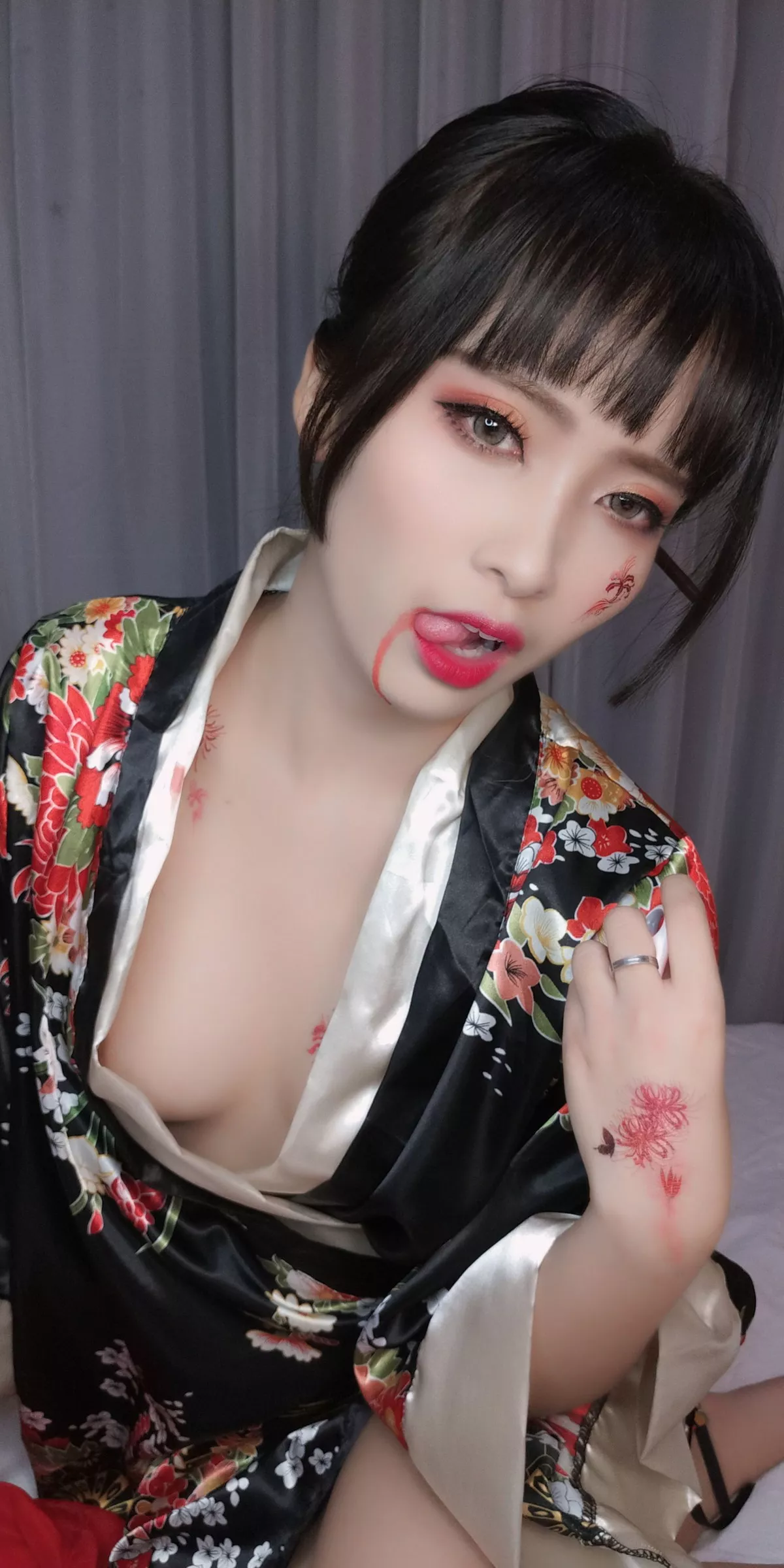 Xgyw.Org_动漫博主洛璃LoLiSAMA歌舞伎主题真空服饰配黑色丁字裤惹火诱惑写真92P