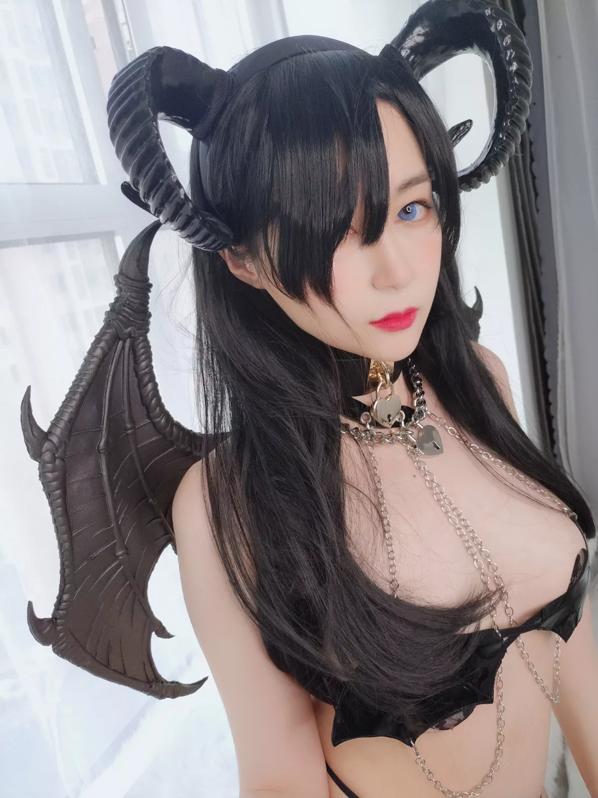 Xgyw.Org_Coser小姐姐白银81新龙女主题私房黑色情趣内衣露傲人豪乳遮点诱惑写真51P