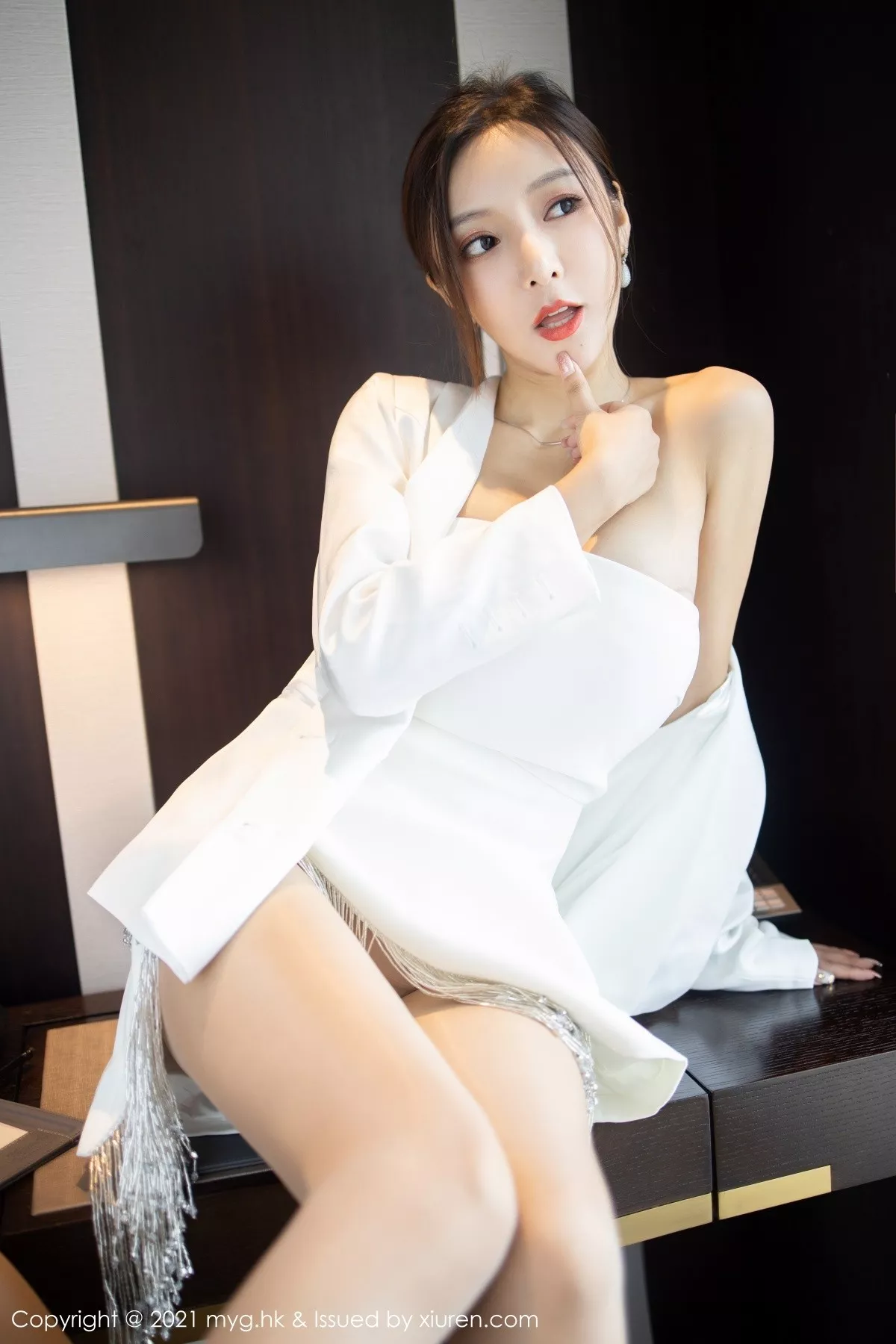 Xgyw.Org_[MyGirl美媛馆]Vol.541_女神王馨瑶yanni江浙沪旅拍抹胸服饰秀丰盈雪峰迷人诱惑写真57P
