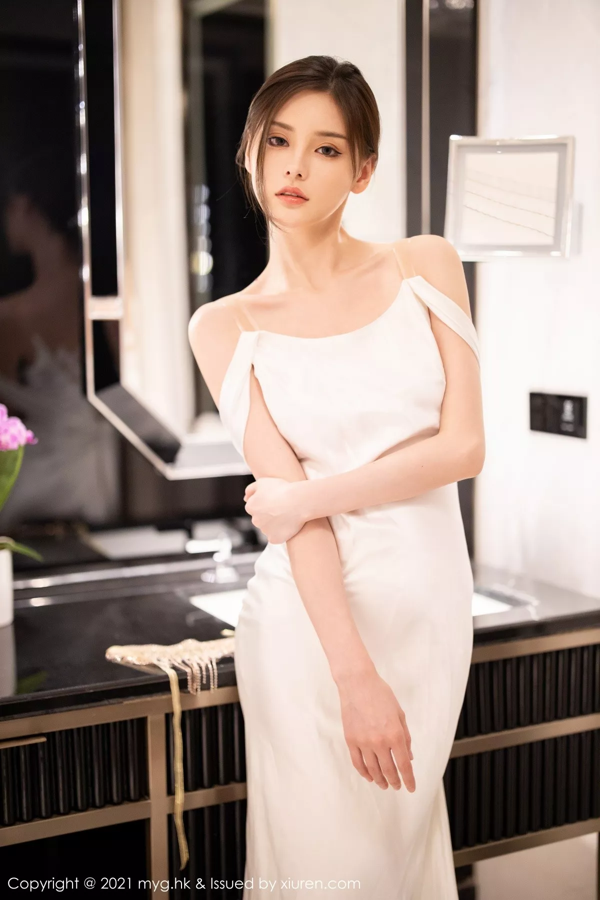 Xgyw.Org_[MyGirl美媛馆]Vol.552_模特小夕juju江浙沪旅拍白色新娘服饰配肉丝裤袜迷人诱惑写真86P