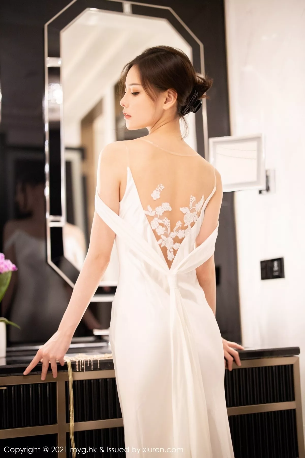 Xgyw.Org_[MyGirl美媛馆]Vol.552_模特小夕juju江浙沪旅拍白色新娘服饰配肉丝裤袜迷人诱惑写真86P