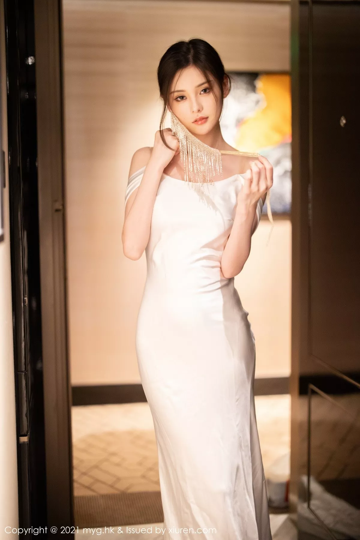 Xgyw.Org_[MyGirl美媛馆]Vol.552_模特小夕juju江浙沪旅拍白色新娘服饰配肉丝裤袜迷人诱惑写真86P