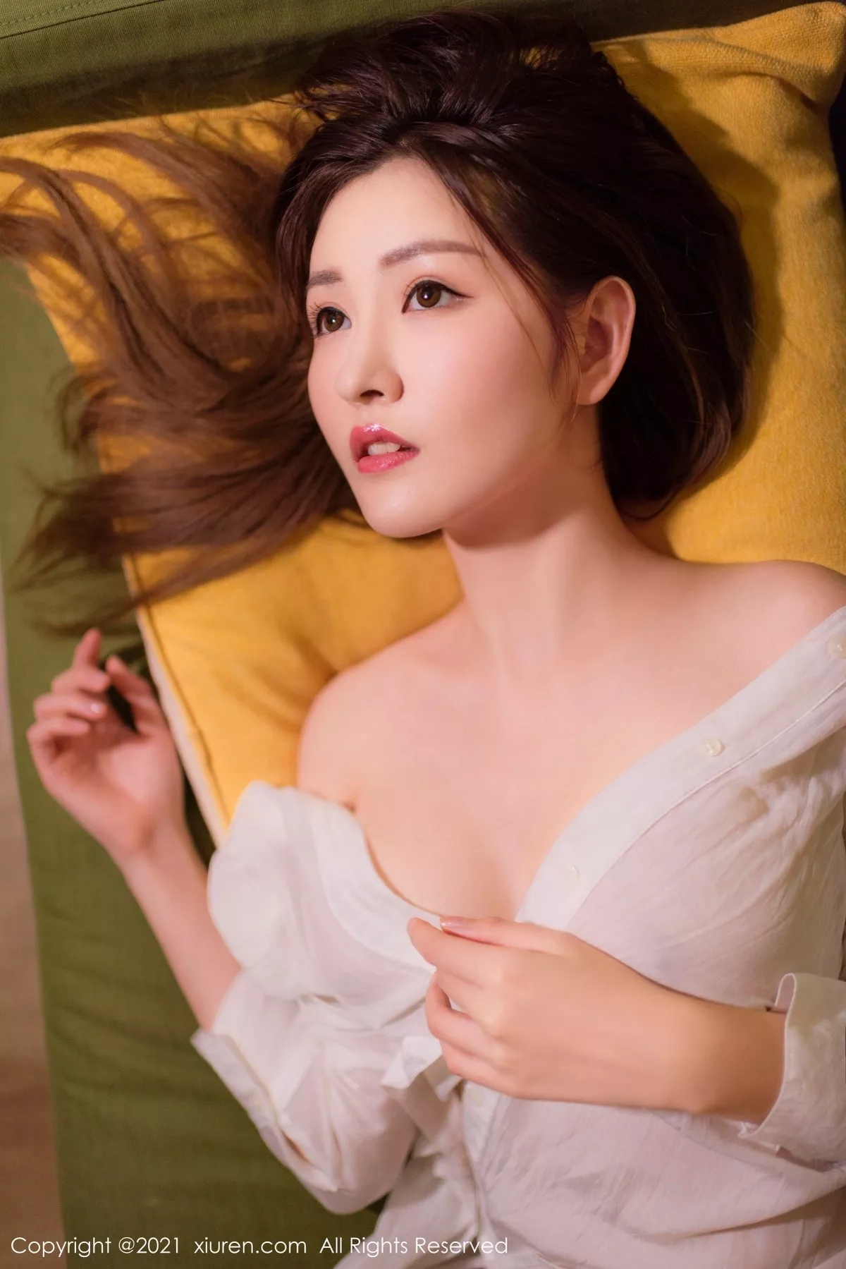 Xgyw.Org_XiuRen第3688期_模特沈梦瑶私房沙发上真空白衬衣秀诱人胴体火辣诱惑写真43P