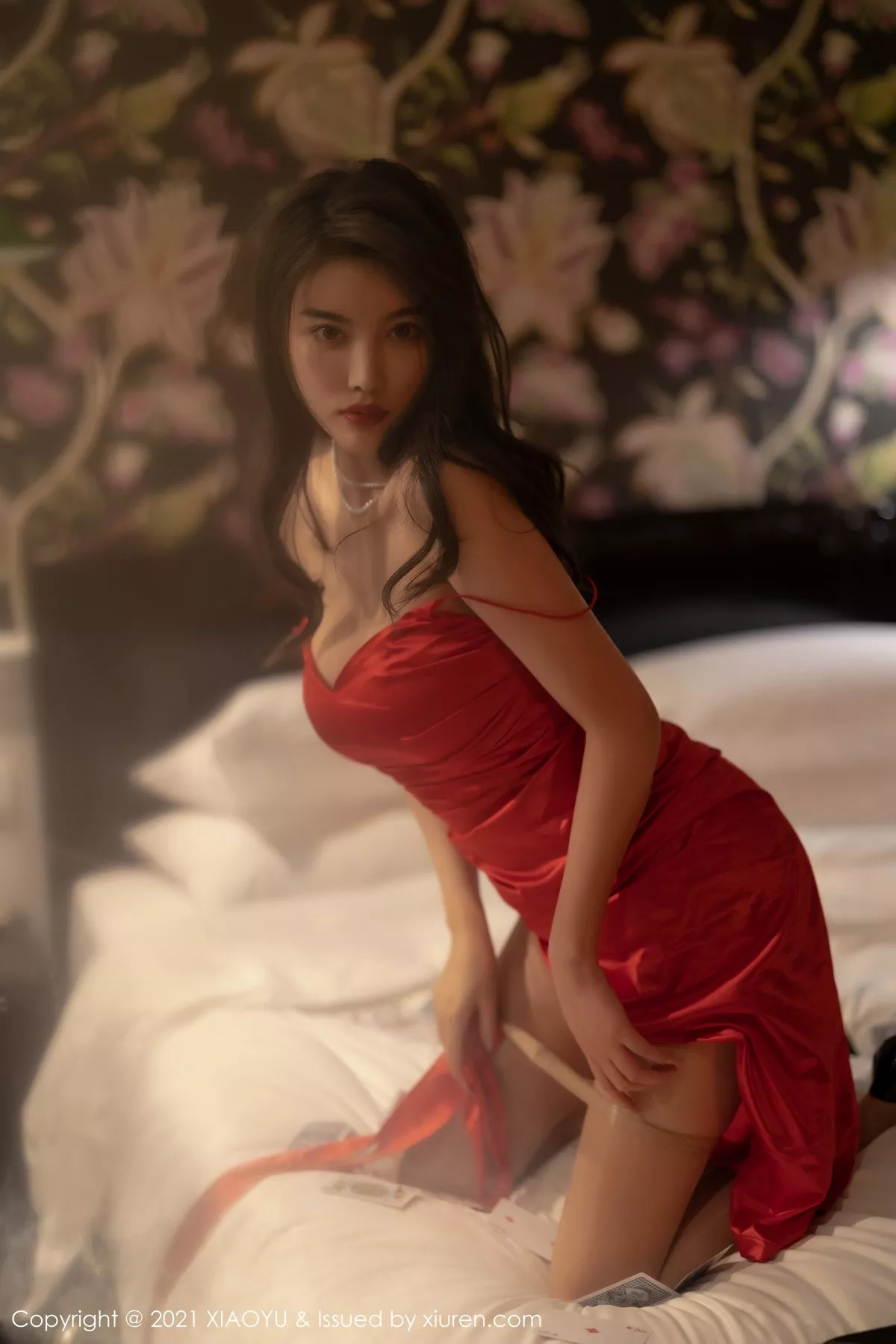 Xgyw.Org_[XiaoYu画语界]Vol.582_女神杨晨晨sugar荷官女郎主题低胸吊裙配超薄肉丝诱惑写真94P