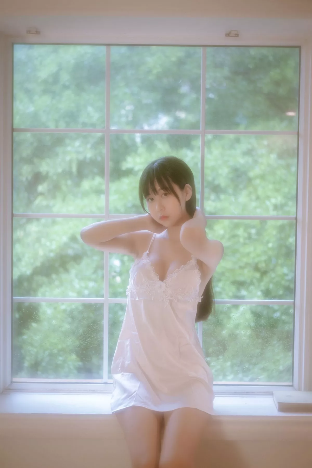 Xgyw.Org_阳光美少女萌芽儿o0居家私房主题白色低胸吊带睡裙秀丰满身材完美诱惑写真43P