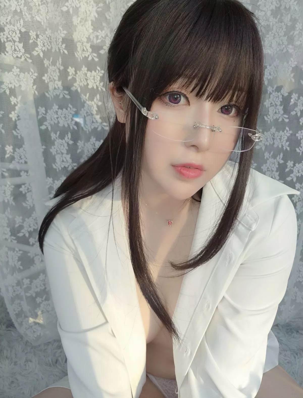 Xgyw.Org_网络美女小容仔咕咕咕创口贴OL主题私房脱白衬衣露豪乳遮点极致诱惑写真36P
