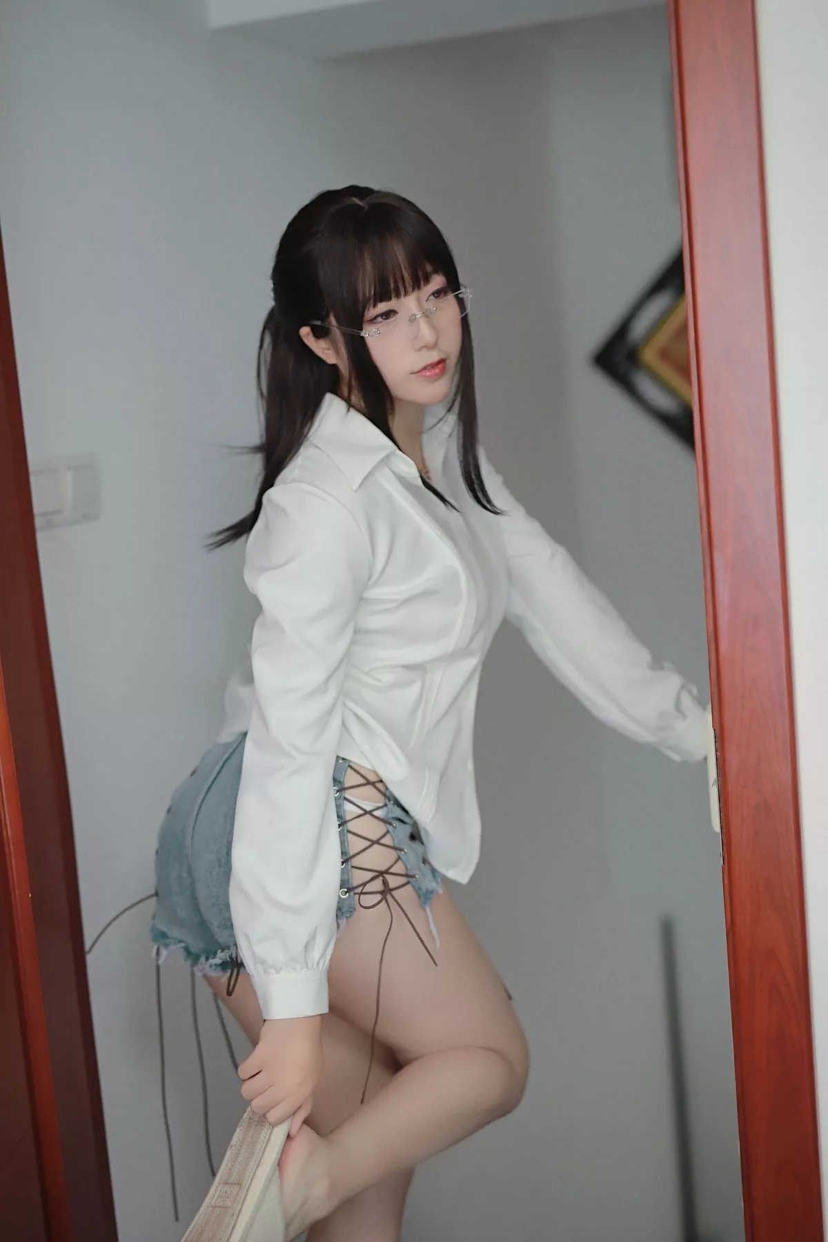 Xgyw.Org_网络美女小容仔咕咕咕创口贴OL主题私房脱白衬衣露豪乳遮点极致诱惑写真36P